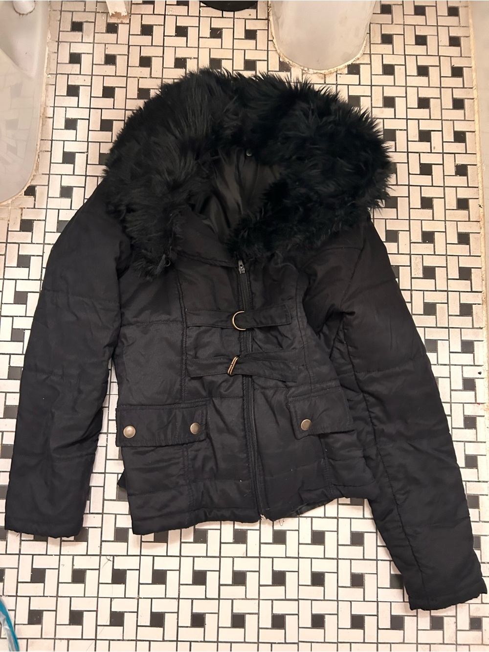 Women’s Black Faux-Fur neckline Puffer Jacket